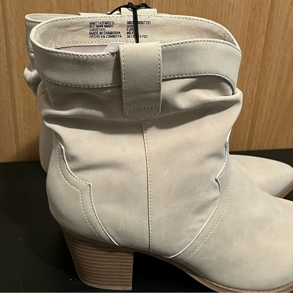 Time and Tru Cream Colored Booties - Picture 10 of 14